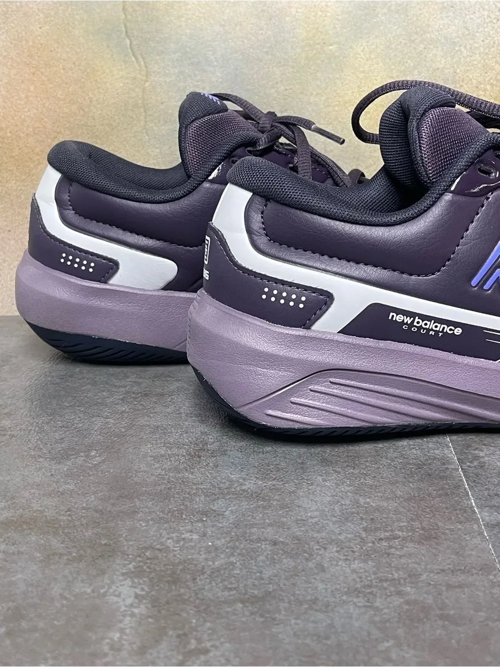 New Balance 696v5 Women’s Wide Plum Purple Tennis Shoes Size 9D